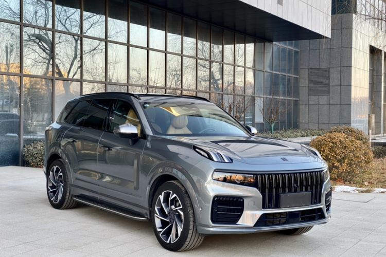 Used Lynk & Co 09 2021 2.0T Halo Six-Seater Exterior 3
