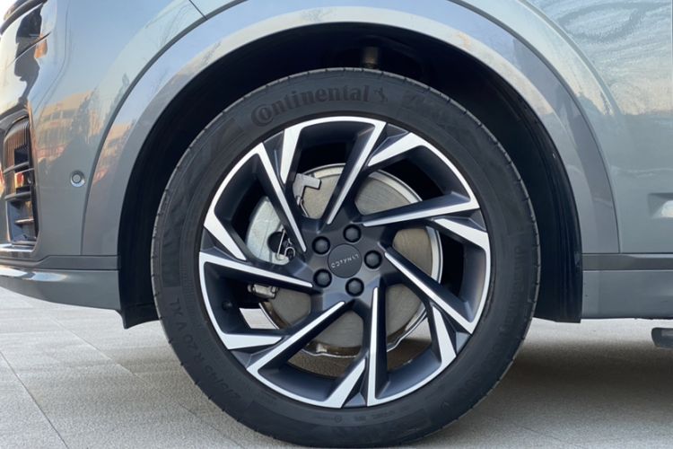Used Lynk & Co 09 2021 2.0T Halo Six-Seater Exterior 6