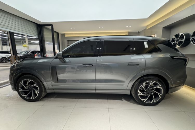 Used Lynk & Co 09 2021 2.0T Halo Six-Seater Exterior 6