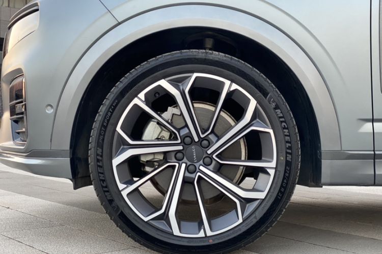 Used Lynk & Co 09 2021 2.0T Halo Six-Seater Exterior 7