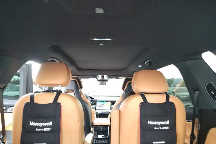 Used Lynk & Co 09 2021 2.0T Halo Six-Seater Headliner