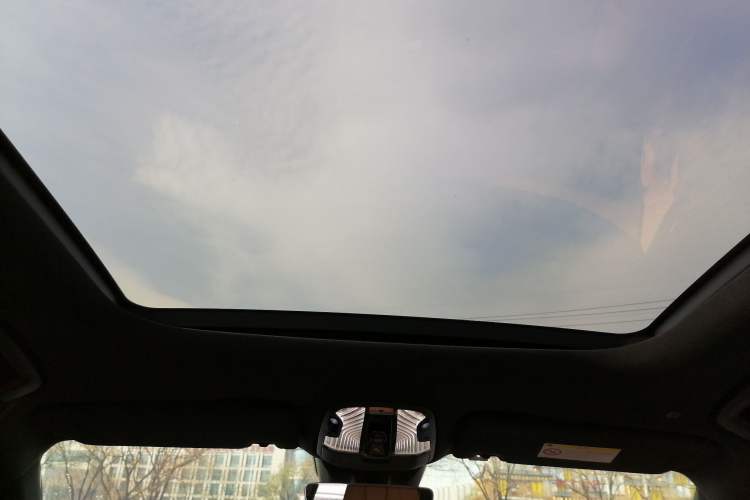 Used Lynk & Co 09 2021 2.0T Halo Six-Seater Headliner