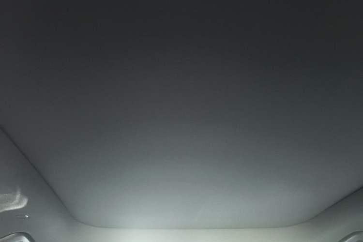 Used Lynk & Co 09 2021 2.0T Halo Six-Seater Headliner