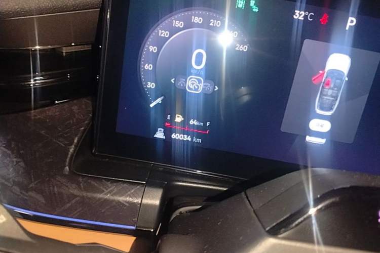 Used Lynk & Co 09 2021 2.0T Halo Six-Seater Instrument Cluster