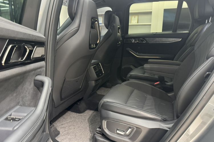 Used Lynk & Co 09 2021 2.0T Halo Six-Seater Interior 1