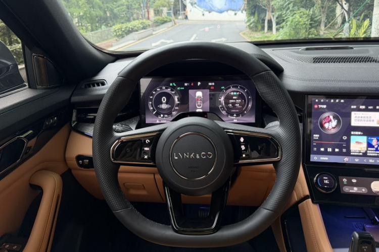 Used Lynk & Co 09 2021 2.0T Halo Seven-Seater Interior 10