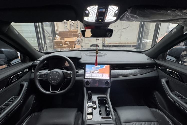 Used Lynk & Co 09 2021 2.0T Halo Six-Seater Interior 2