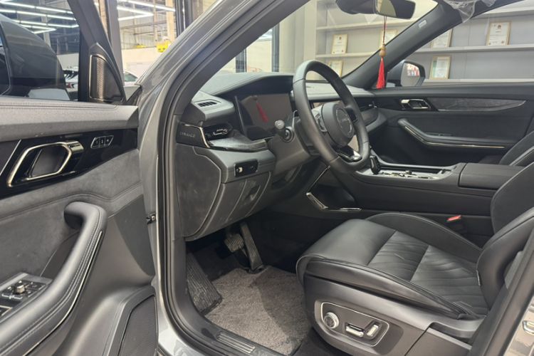 Used Lynk & Co 09 2021 2.0T Halo Six-Seater Interior 3