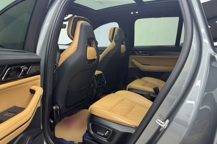 Used Lynk & Co 09 2021 2.0T Ultra Six-Seater Interior 4