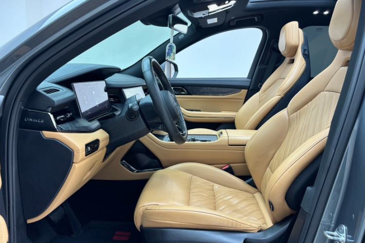 Used Lynk & Co 09 2021 2.0T Halo Six-Seater Left Front Seat