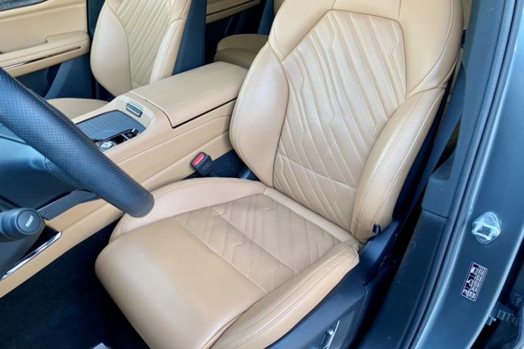 Used Lynk & Co 09 2021 2.0T Halo Six-Seater Left Front Seat