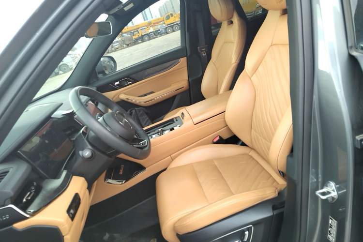 Used Lynk & Co 09 2021 2.0T Halo Six-Seater Left Front Seat