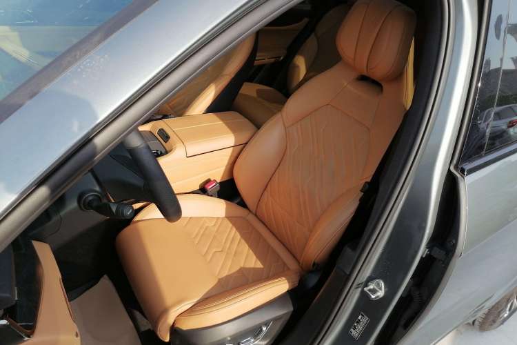 Used Lynk & Co 09 2021 2.0T Halo Six-Seater Left Front Seat