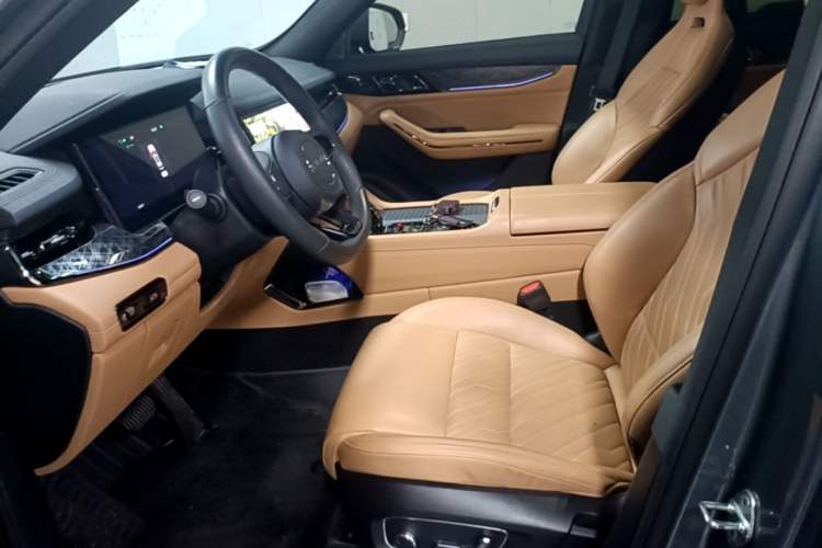 Used Lynk & Co 09 2021 2.0T Halo Seven-Seater Left Front Seat