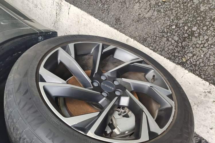 Used Lynk & Co 09 2021 2.0T Halo Six-Seater Left Front Wheel Hub