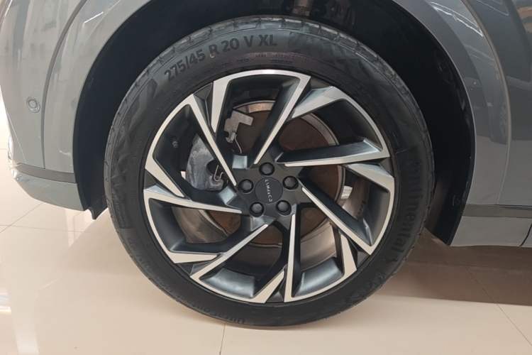 Used Lynk & Co 09 2021 2.0T Halo Six-Seater Left Front Wheel Hub