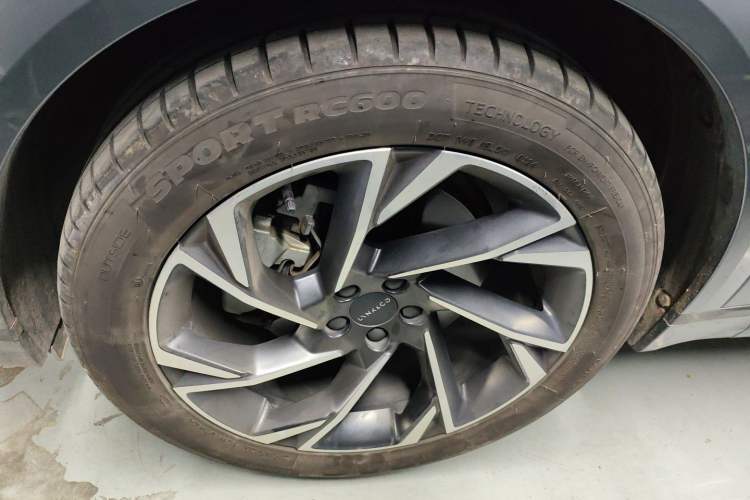 Used Lynk & Co 09 2021 2.0T Halo Six-Seater Left Front Wheel Hub