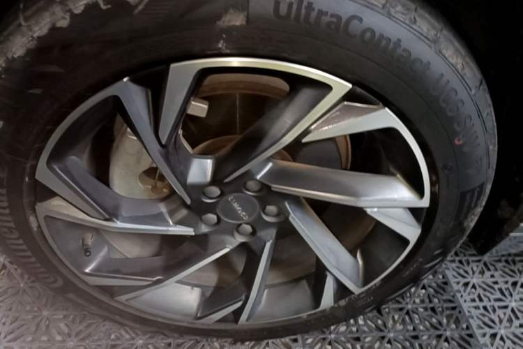 Used Lynk & Co 09 2021 2.0T Halo Seven-Seater Left Front Wheel Hub