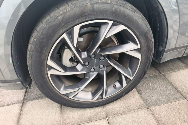 Used Lynk & Co 09 2021 2.0T Halo Six-Seater Left Front Wheel Hub