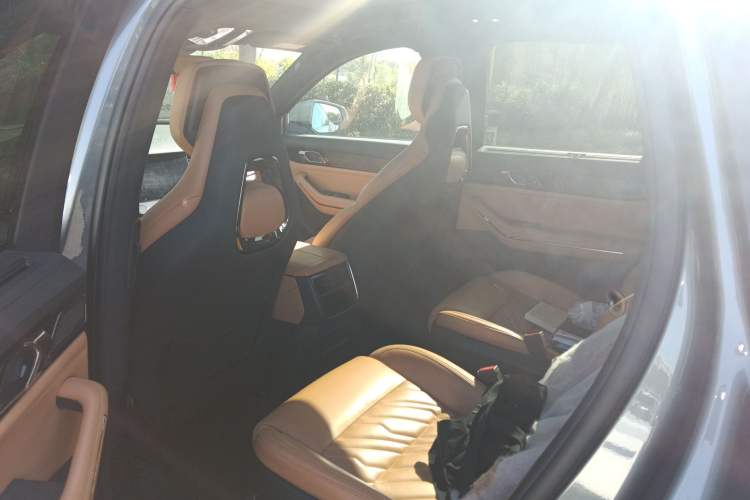 Used Lynk & Co 09 2021 2.0T Halo Six-Seater Left Rear Seat