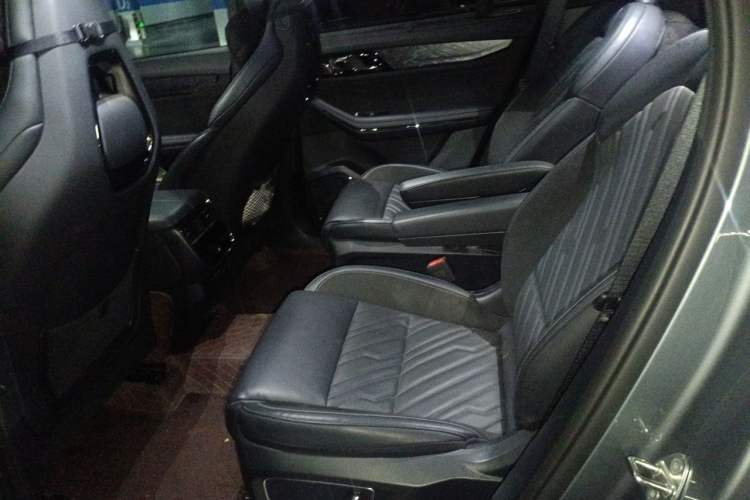 Used Lynk & Co 09 2021 2.0T Ultra Six-Seater Left Rear Seat