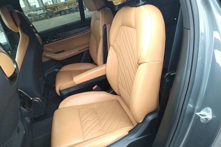 Used Lynk & Co 09 2021 2.0T Halo Six-Seater Left Rear Seat
