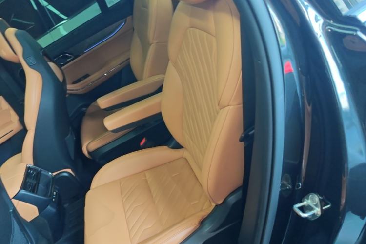 Used Lynk & Co 09 2021 2.0T Halo Six-Seater Left Rear Seat