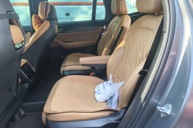 Used Lynk & Co 09 2021 2.0T Halo Six-Seater Left Rear Seat