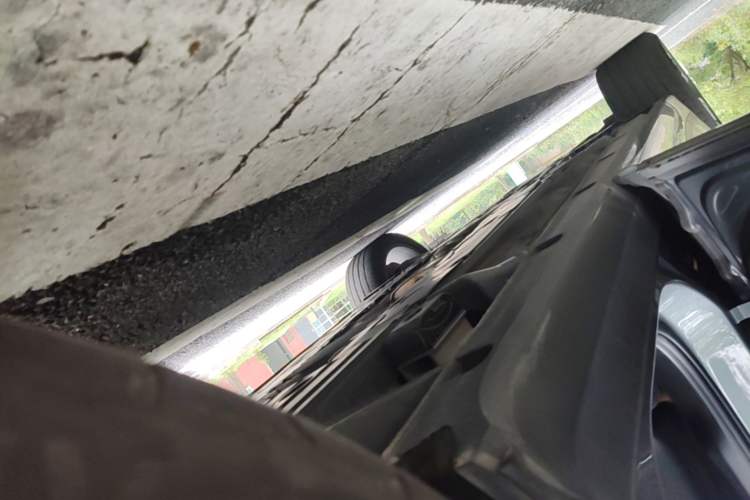 Used Lynk & Co 09 2021 2.0T Halo Six-Seater Left Side Sill