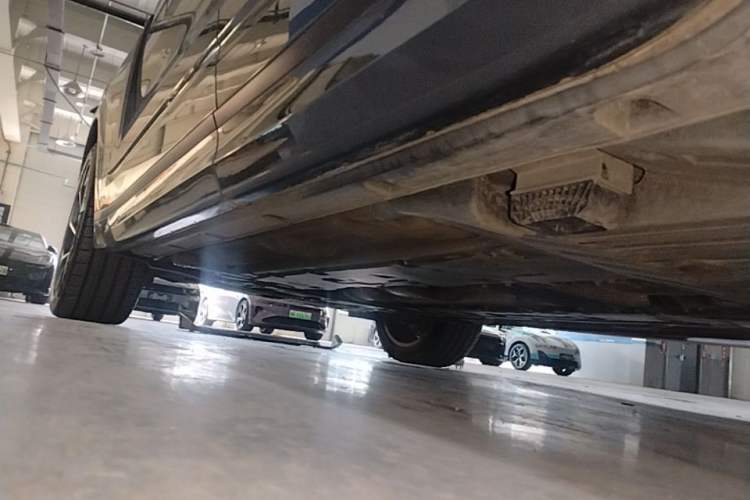Used Lynk & Co 09 2021 2.0T Halo Six-Seater Left Side Sill