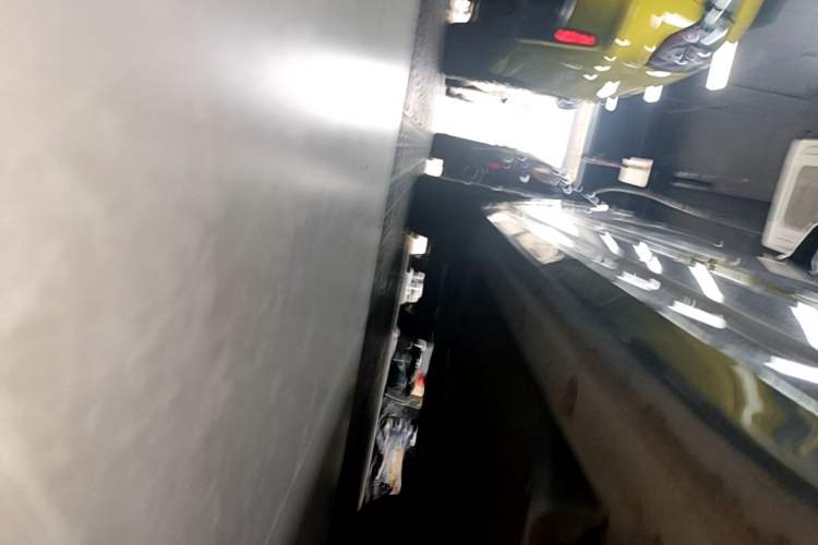 Used Lynk & Co 09 2021 2.0T Halo Seven-Seater Left Side Sill