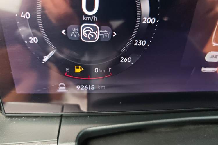 Used Lynk & Co 09 2021 2.0T Halo Six-Seater Odometer Close Up