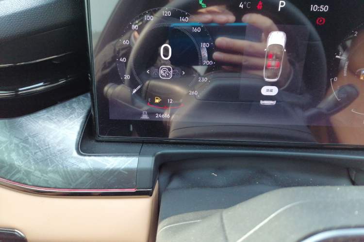 Used Lynk & Co 09 2021 2.0T Halo Six-Seater Odometer Close Up