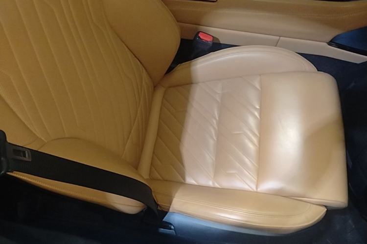 Used Lynk & Co 09 2021 2.0T Halo Six-Seater Right Front Seat