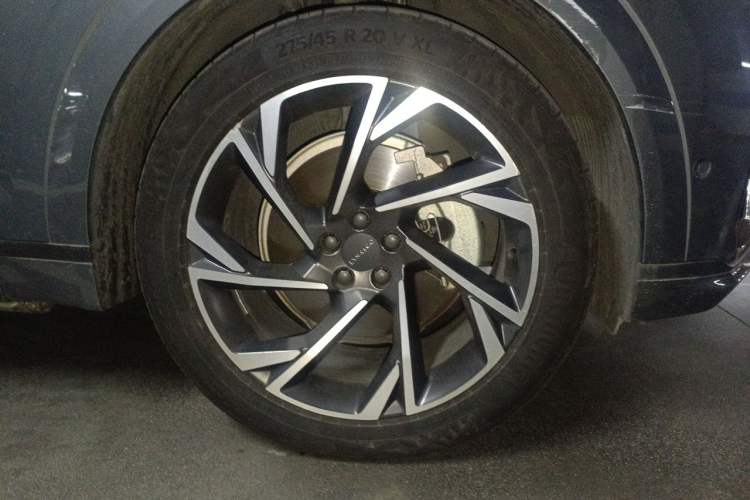 Used Lynk & Co 09 2021 2.0T Ultra Six-Seater Right Front Wheel Hub