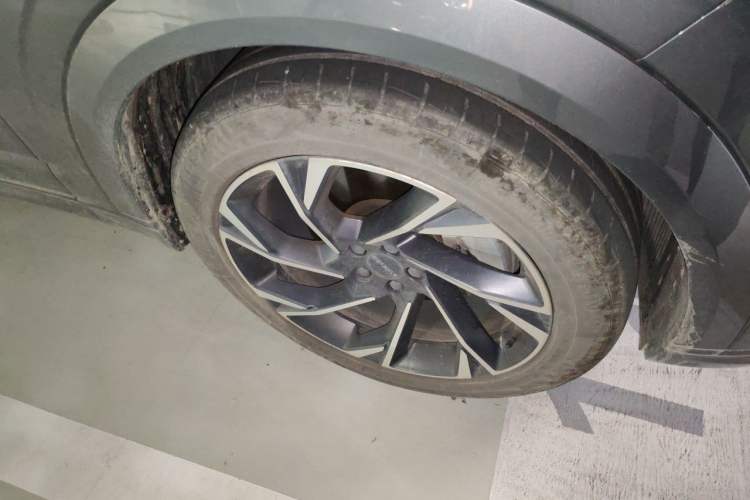 Used Lynk & Co 09 2021 2.0T Halo Seven-Seater Right Front Wheel Hub