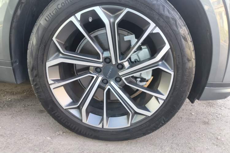 Used Lynk & Co 09 2021 2.0T Halo Six-Seater Right Front Wheel Hub