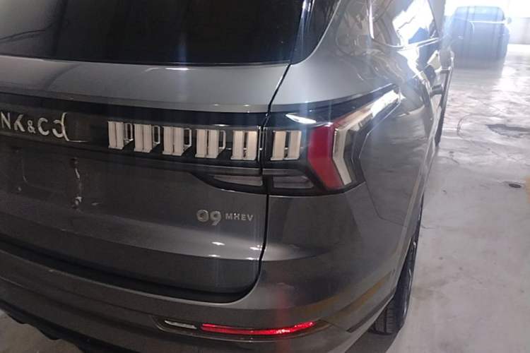 Used Lynk & Co 09 2021 2.0T Halo Six-Seater Right Rear Taillight