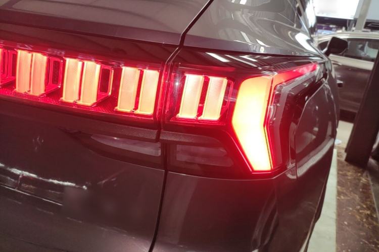 Used Lynk & Co 09 2021 2.0T Halo Seven-Seater Right Rear Taillight