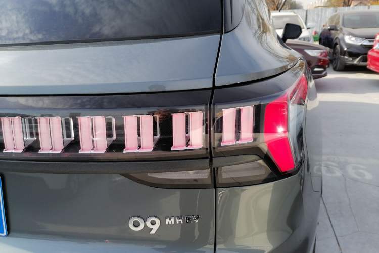 Used Lynk & Co 09 2021 2.0T Halo Six-Seater Right Rear Taillight