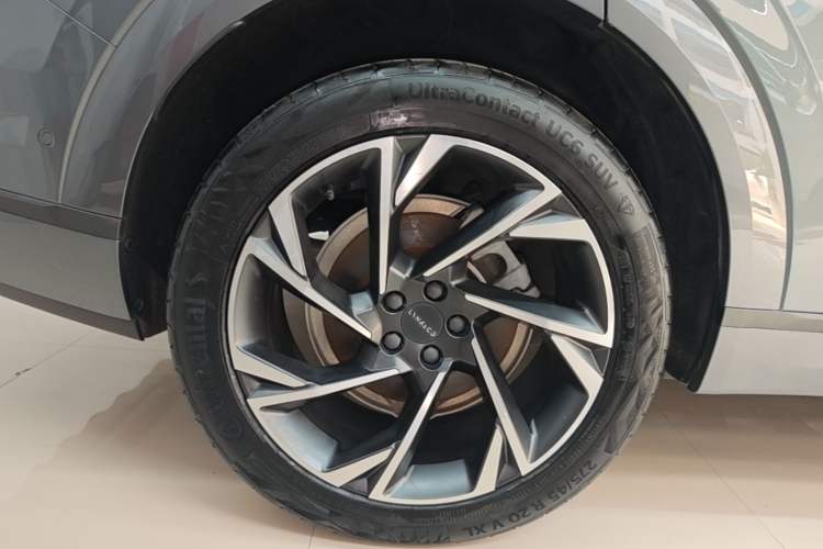 Used Lynk & Co 09 2021 2.0T Halo Six-Seater Right Rear Wheel Hub