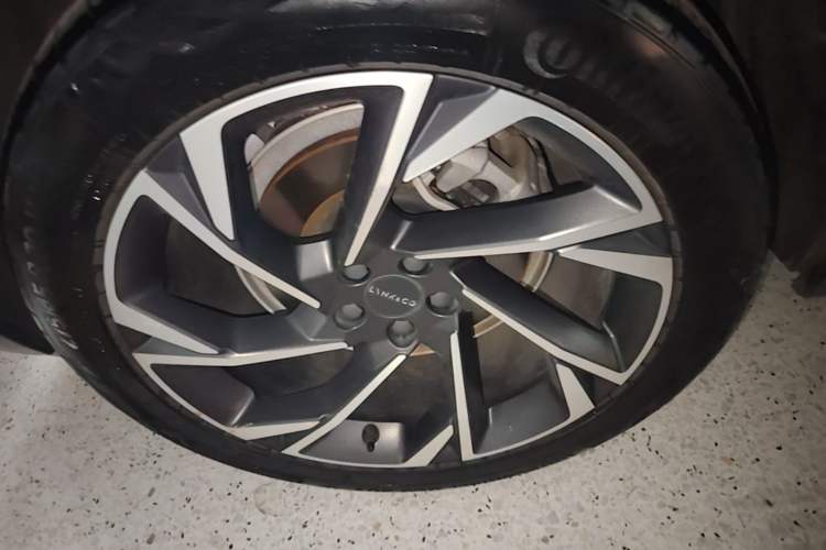 Used Lynk & Co 09 2021 2.0T Halo Six-Seater Right Rear Wheel Hub