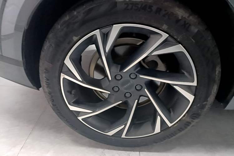 Used Lynk & Co 09 2021 2.0T Halo Seven-Seater Right Rear Wheel Hub