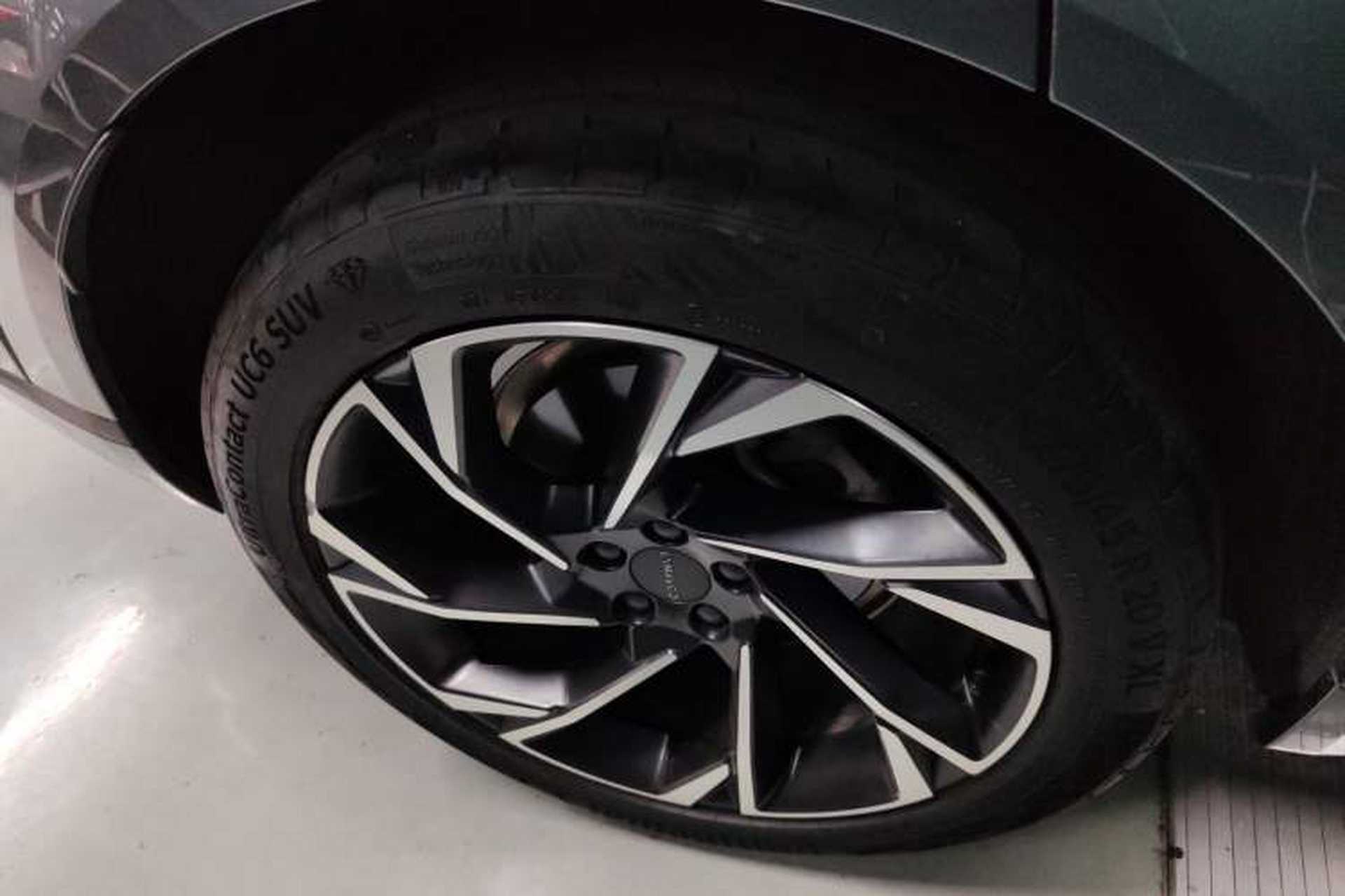 Used Lynk & Co 09 2021 2.0T Halo Six-Seater Right Rear Wheel Hub