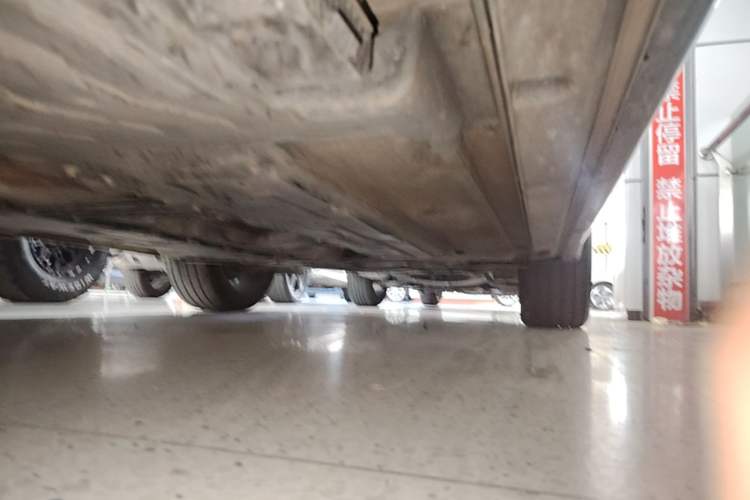 Used Lynk & Co 09 2021 2.0T Halo Six-Seater Right Side Sill