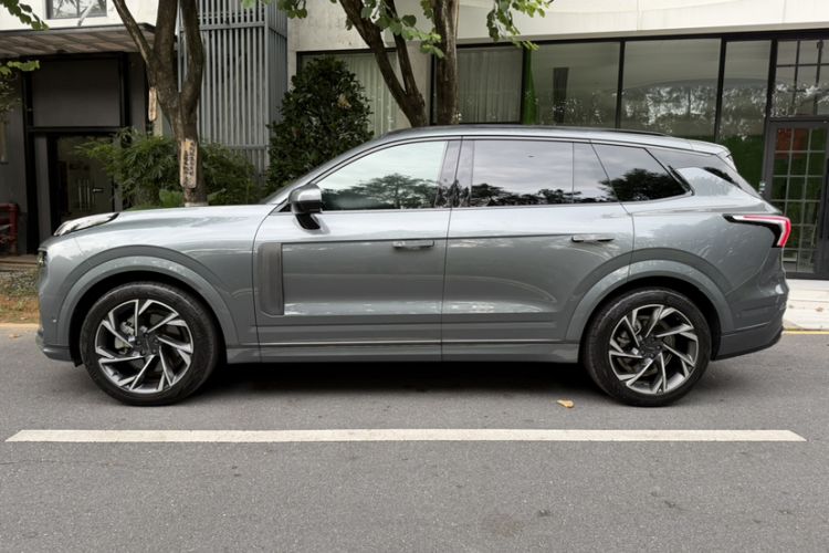 Used Lynk & Co 09 2021 2.0T Halo Seven-Seater Roof