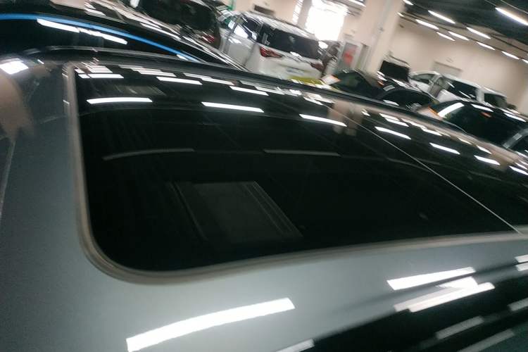 Used Lynk & Co 09 2021 2.0T Halo Seven-Seater Roof