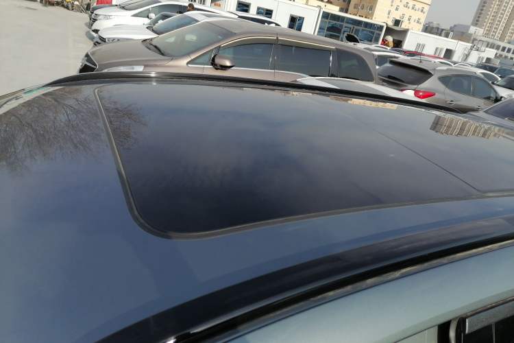 Used Lynk & Co 09 2021 2.0T Halo Six-Seater Roof