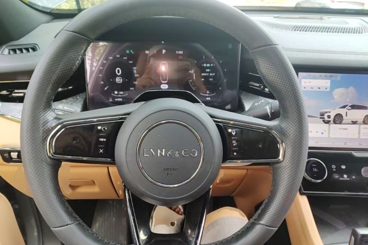 Used Lynk & Co 09 2021 2.0T Halo Six-Seater Steering Wheel
