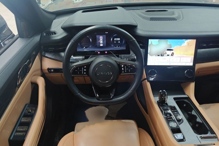 Used Lynk & Co 09 2021 2.0T Ultra Six-Seater Steering Wheel
